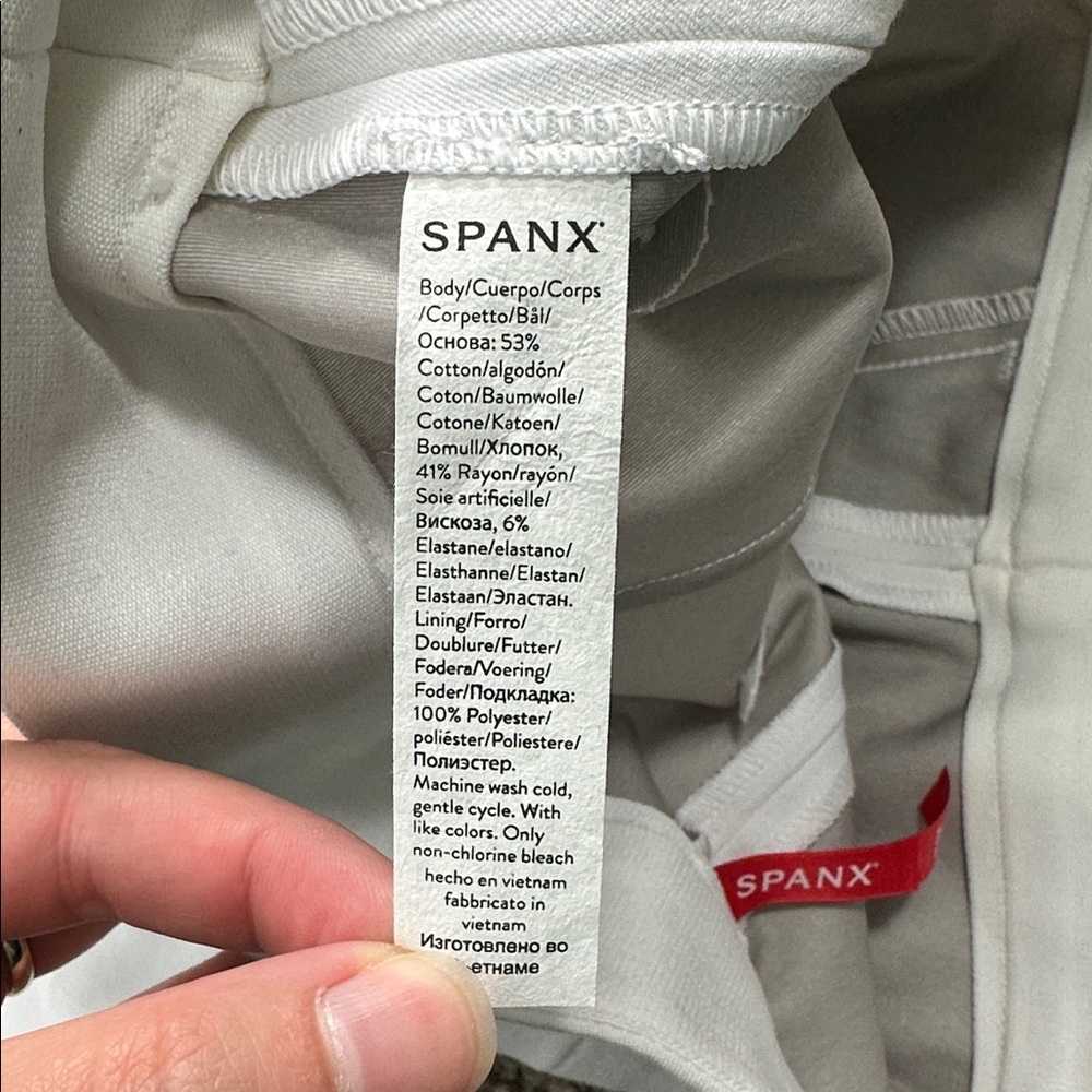 SPANX Kick Flare Pull On Pant - Picture 4 of 4